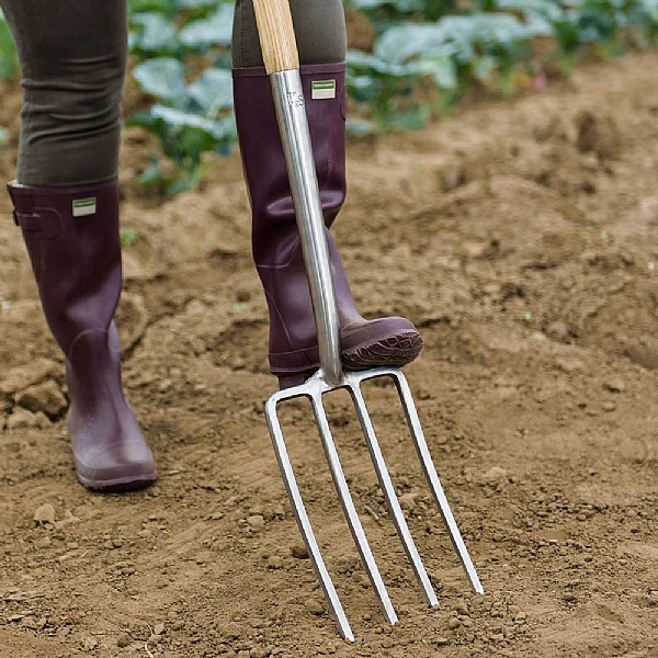 Kent & Stowe Stainless Steel Digging Fork 4 Kent & Stowe Stainless Steel Digging Fork - Image 2