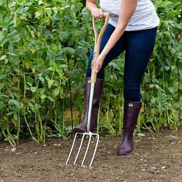 Kent & Stowe Stainless Steel Digging Fork 5 Kent & Stowe Stainless Steel Digging Fork - Image 3
